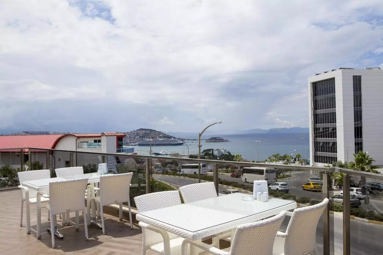 COMFORTADACLASS_SHABAVIZ (3).jpg